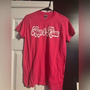 Gildan Women's Red Hugs & Kisses Tee
